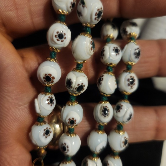 Jewelry - Vintage Venetian Murano Millefiori Glass Bead Necklace White Floral Hand Knotted